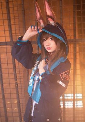 女机械人完整版